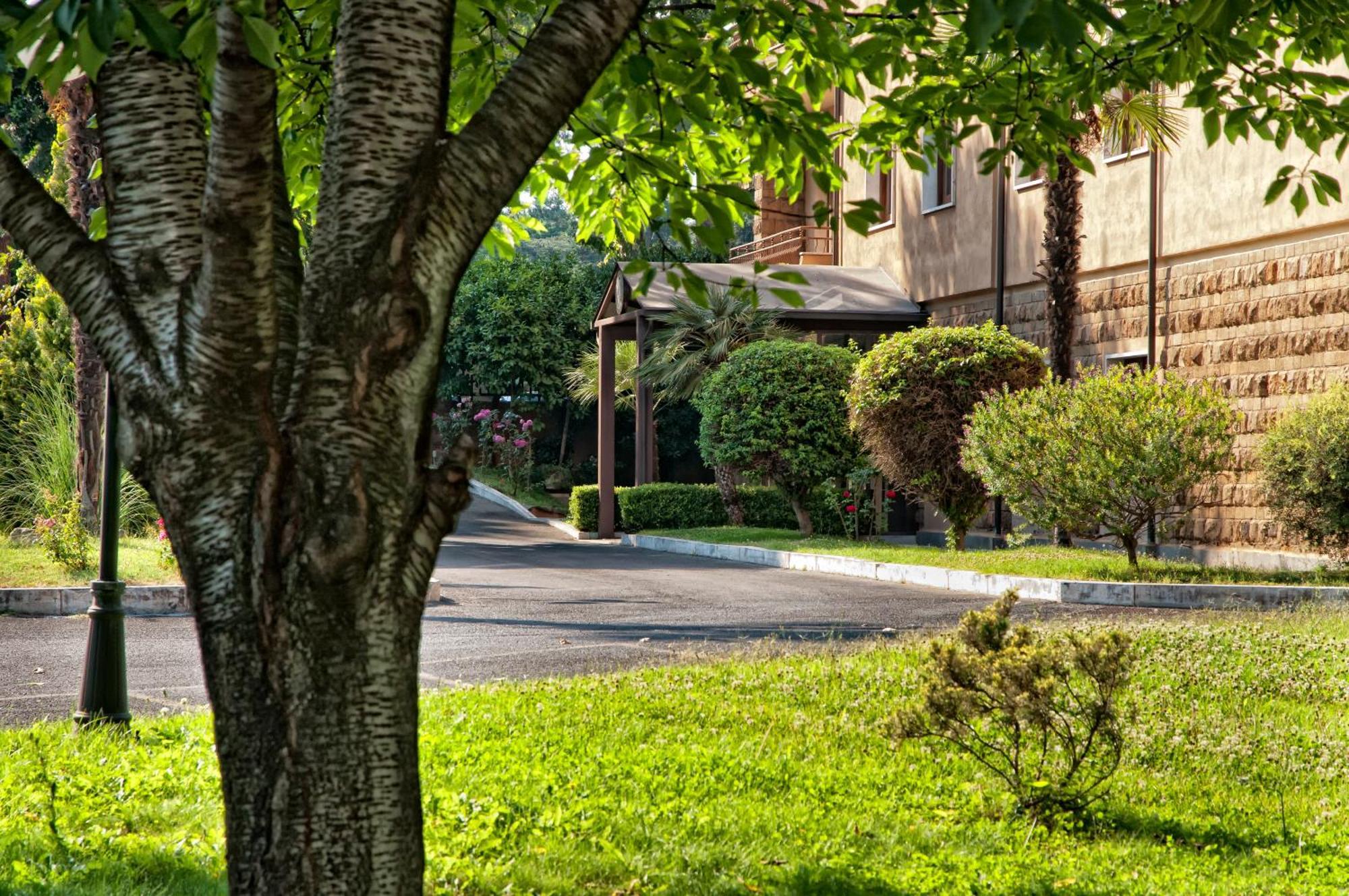 Hotel Cilicia Рим Екстериор снимка